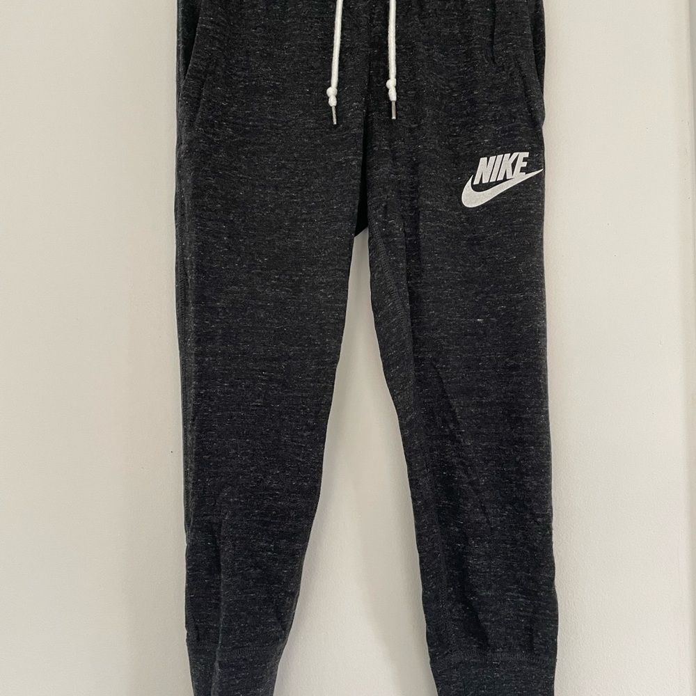 Women Nike sportswear size xs